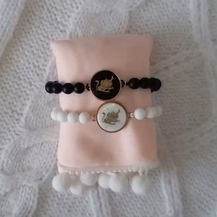 دستبند مدل ماه تولد مرداد و مرداد F62 مجموعه 2 عددی