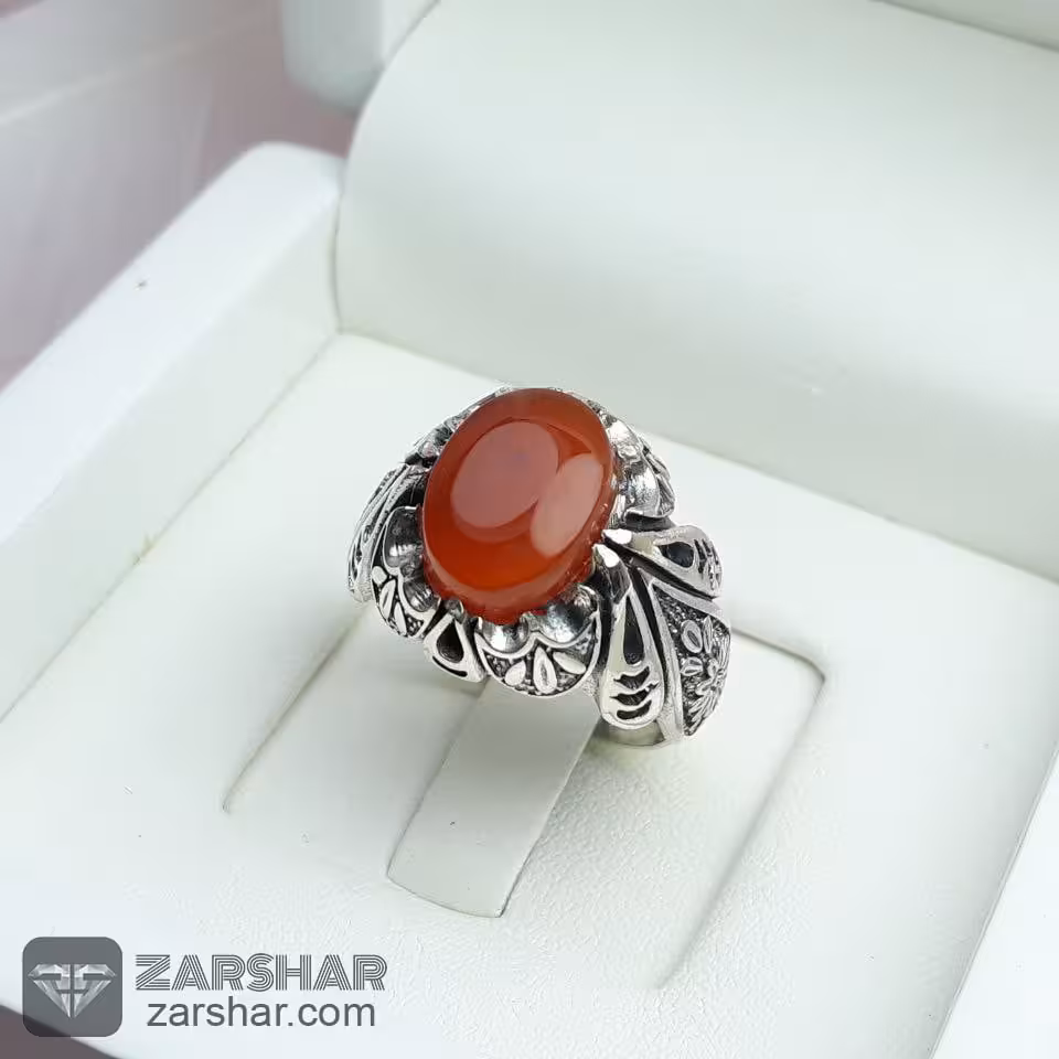 انگشتر عقیق سرخ یمنی طرح دار