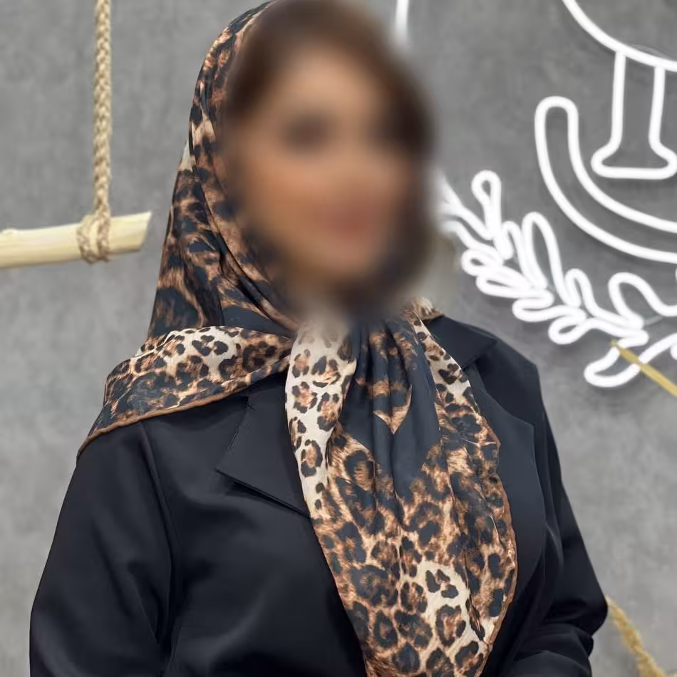 روسری نخی قواره 90 دور دست دوز اصلا لیز نیست 