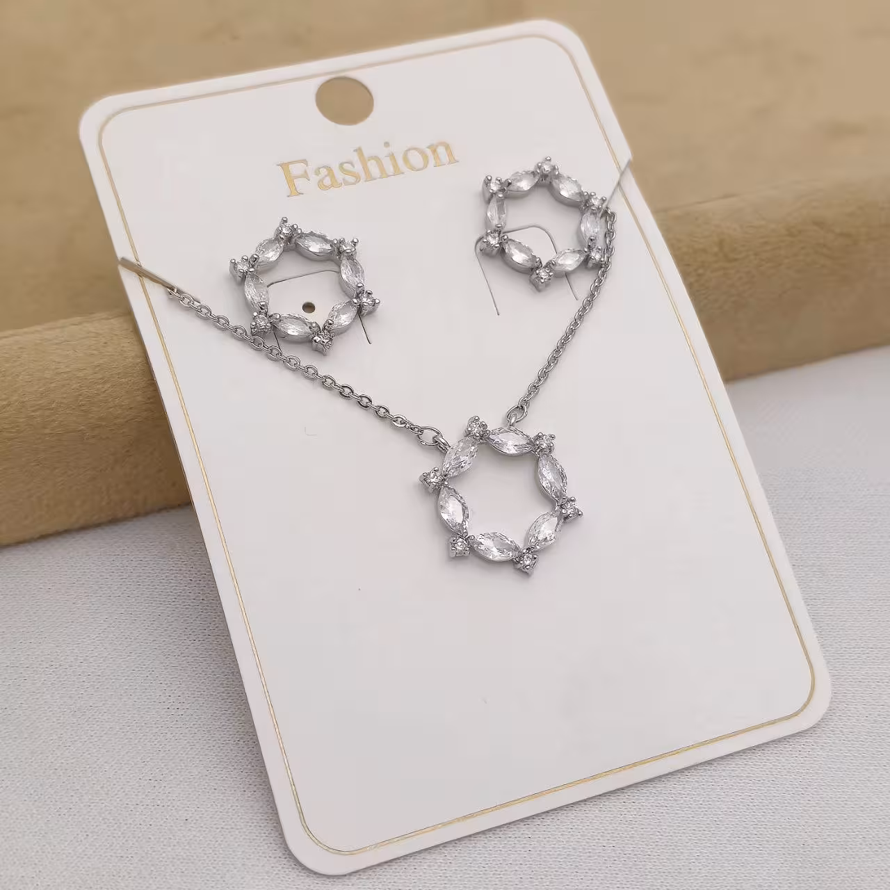 نیم ست فوق العاده جذاب ژوپینگ گل سوارسکی  سیلور هدیه ولنتاینی خاص ارسال رایگان