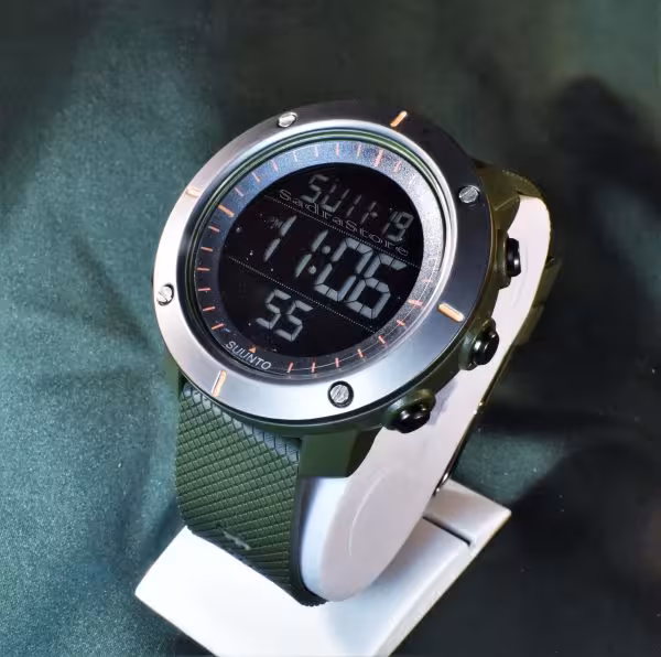 SUUNTO TRAVERSE دیجیتالی سانتو تمام دیجیتالی * فول امکانات * رنگ طوسی بادورشیشه نوک مدادی