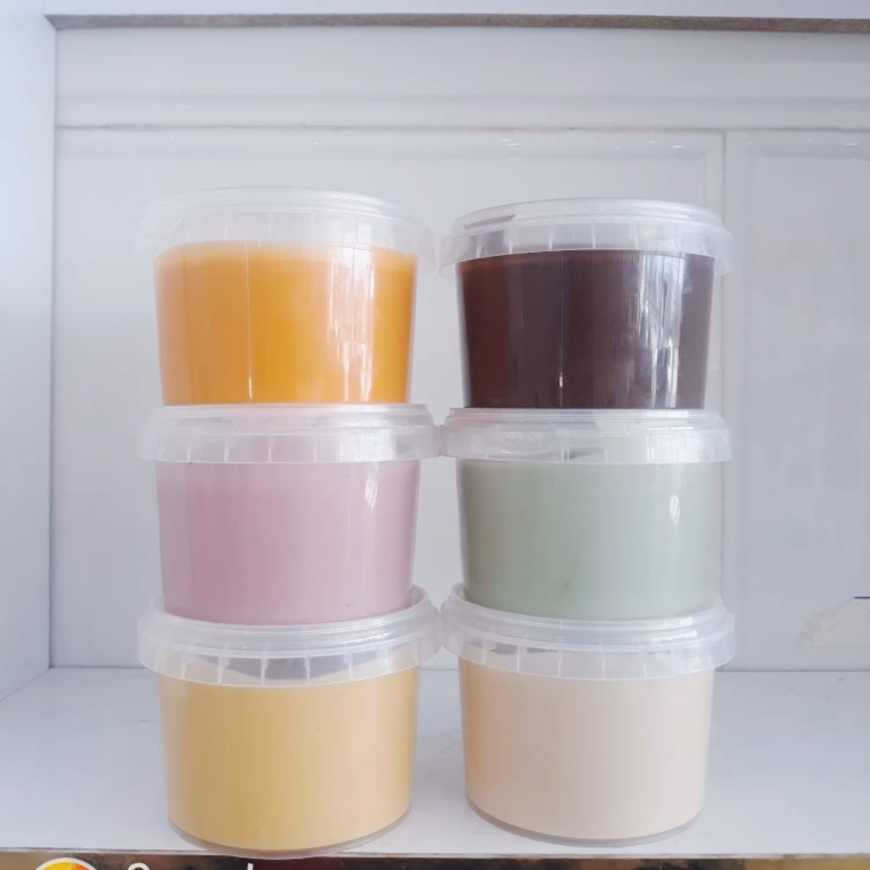 ارده شکلاتی با طعم های شکلاتی،شکلات میلک ، پرتقالی،موزی،نعنایی،توت فرنگی ومیکس طعم های موجود در تصویر