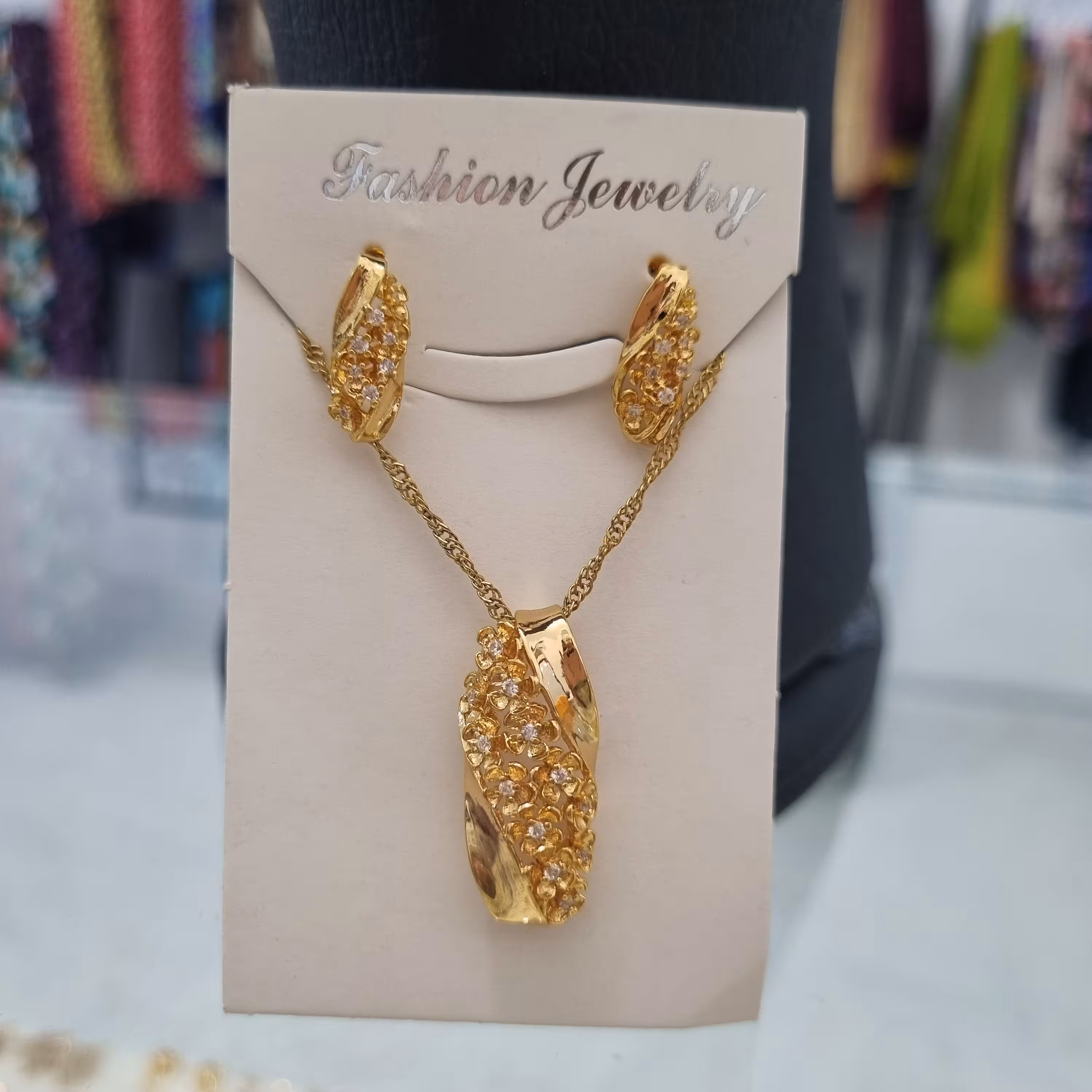 نیم ست رنگ ثابت طرح طلاعیار18کیفیت عالی ارسال رایگان کد10