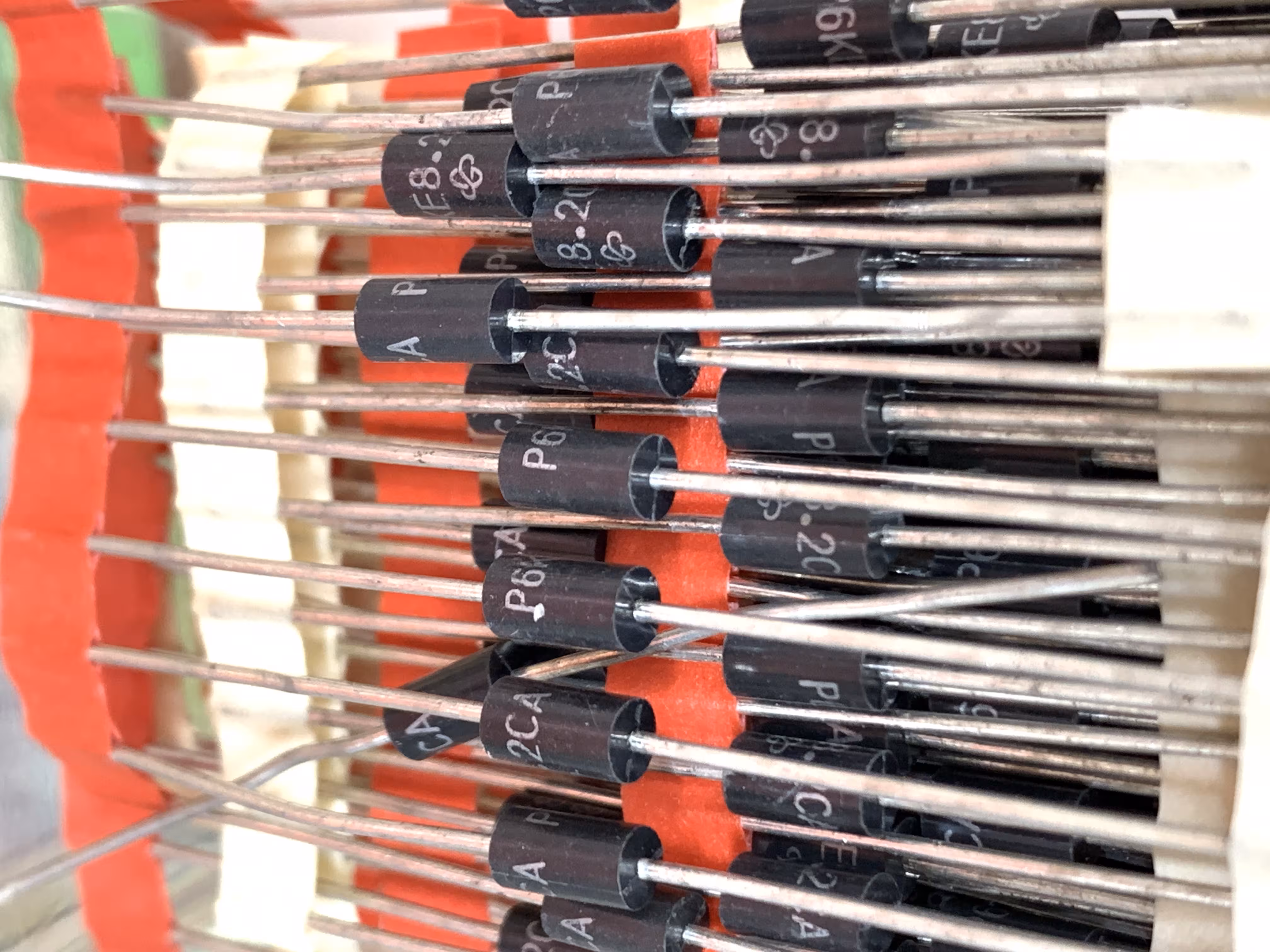 دیود زنر P6KE8.2CA