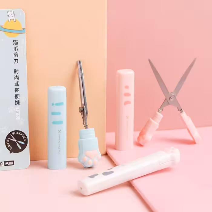 مینی قیچی غلاف دار طرح پنجه