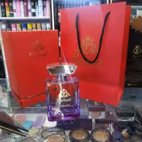 ادکلن لاکچری زنانه مارگیریتا با رایحه اکلت (جعبه هارد باکس طلاکوب مخملی)