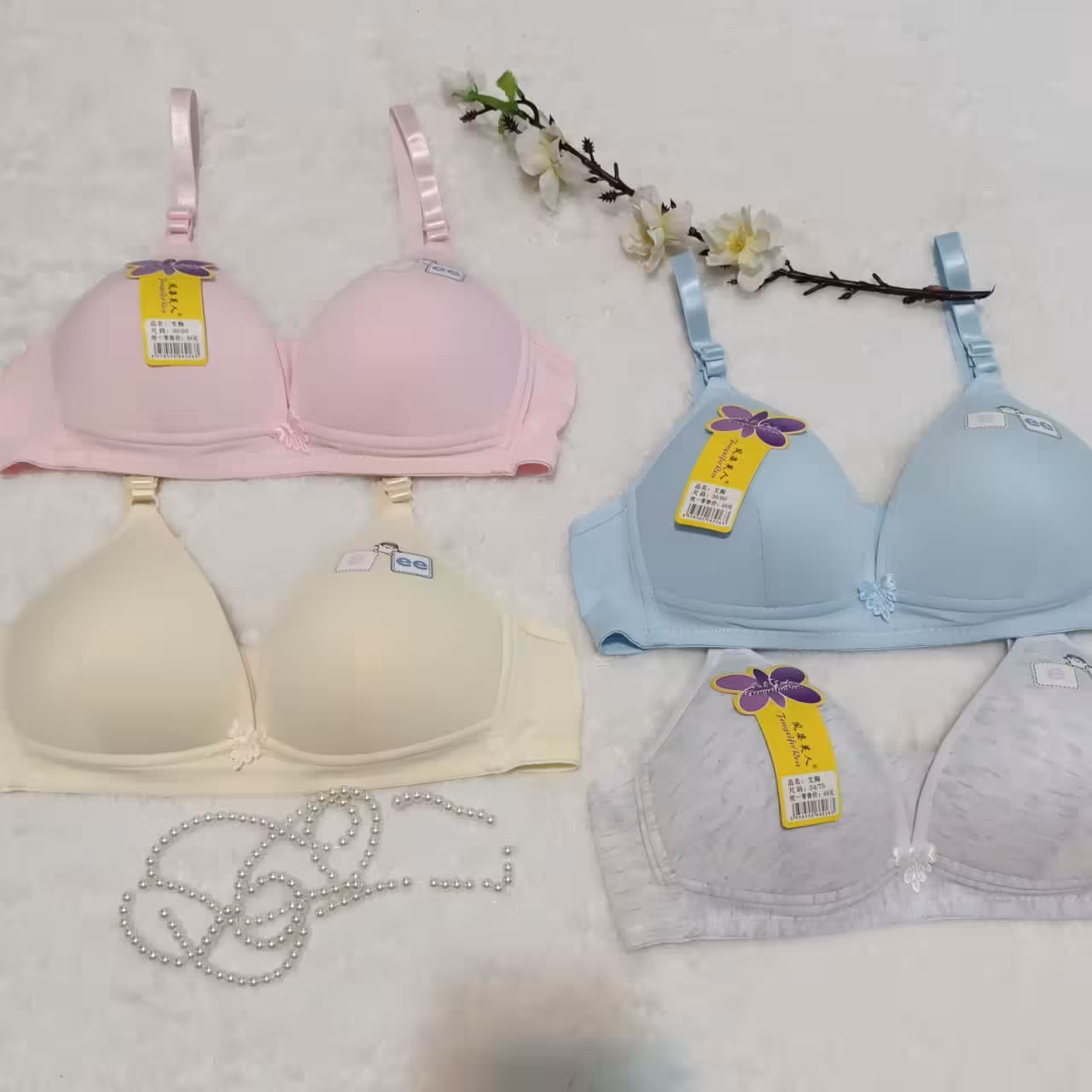 سوتین دخترانه