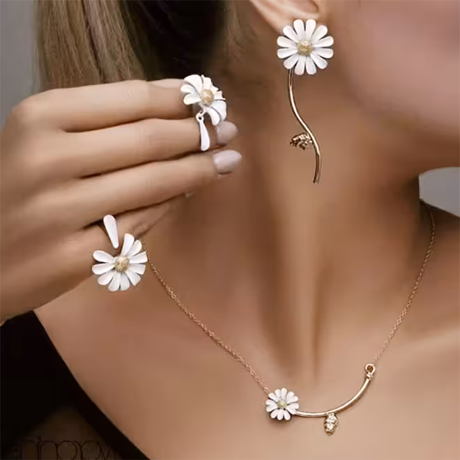 نیم ست کامل بابونه شامل گردنبند گوشواره انگشتر دستبندفری سایز برجسته رنگ ثابت