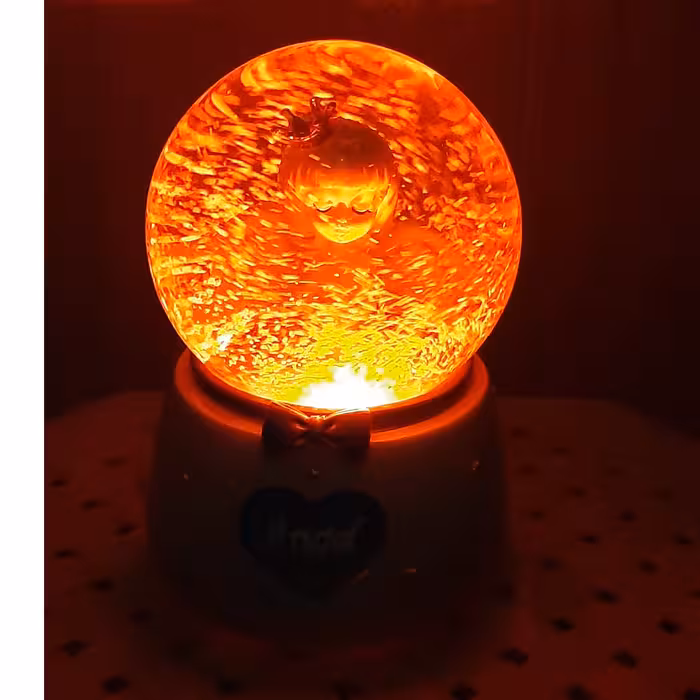 گوی موزیکال مدل پمپی دخترک فرشته در حال نیایش