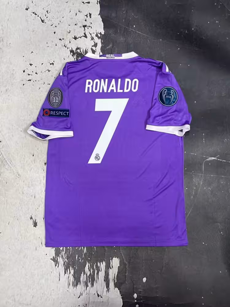 لباس دوم رئال مادرید 2016-2017 (ورژن فینال رونالدو)