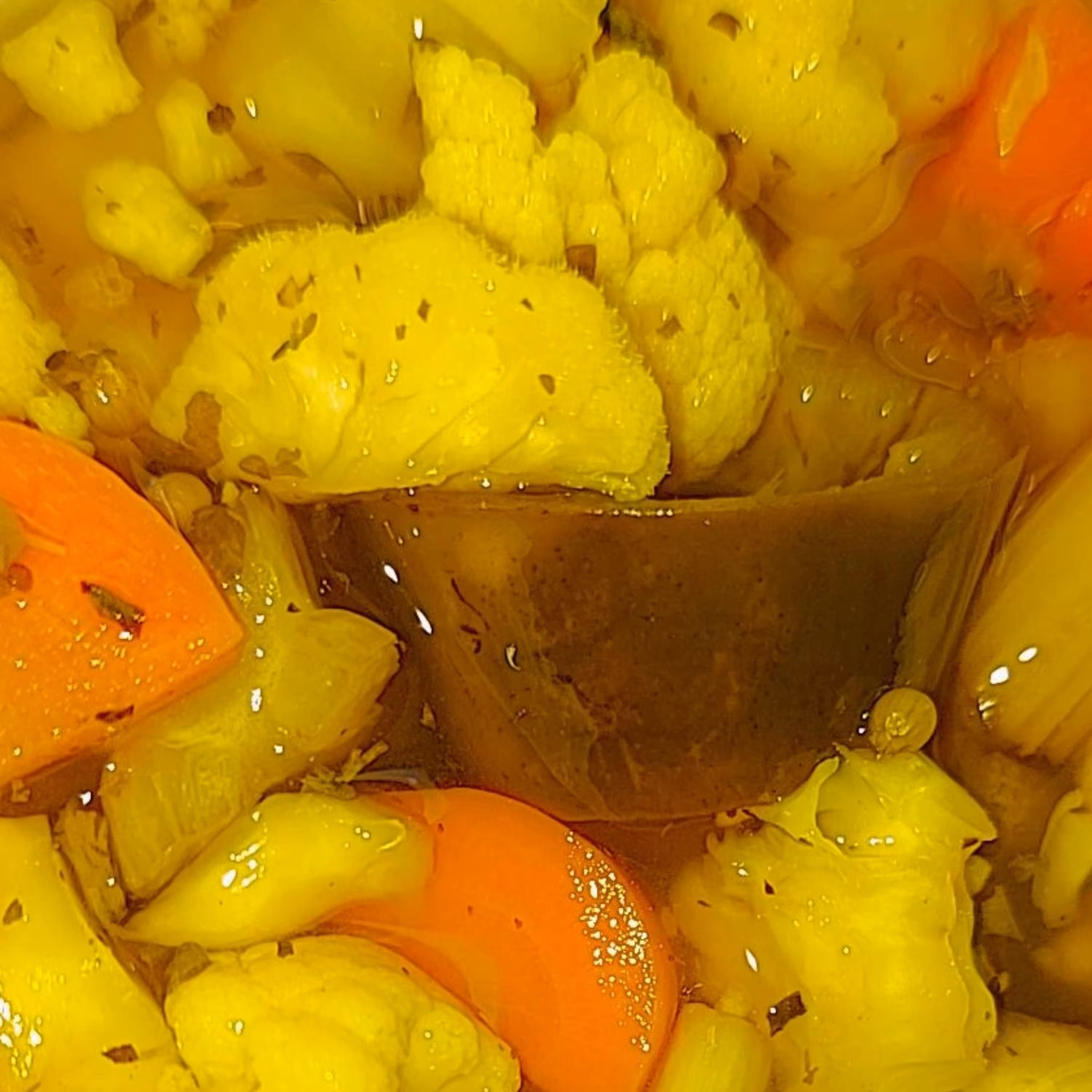 ترشی هفته بیجار 2 کیلو و نیم 110تومان 