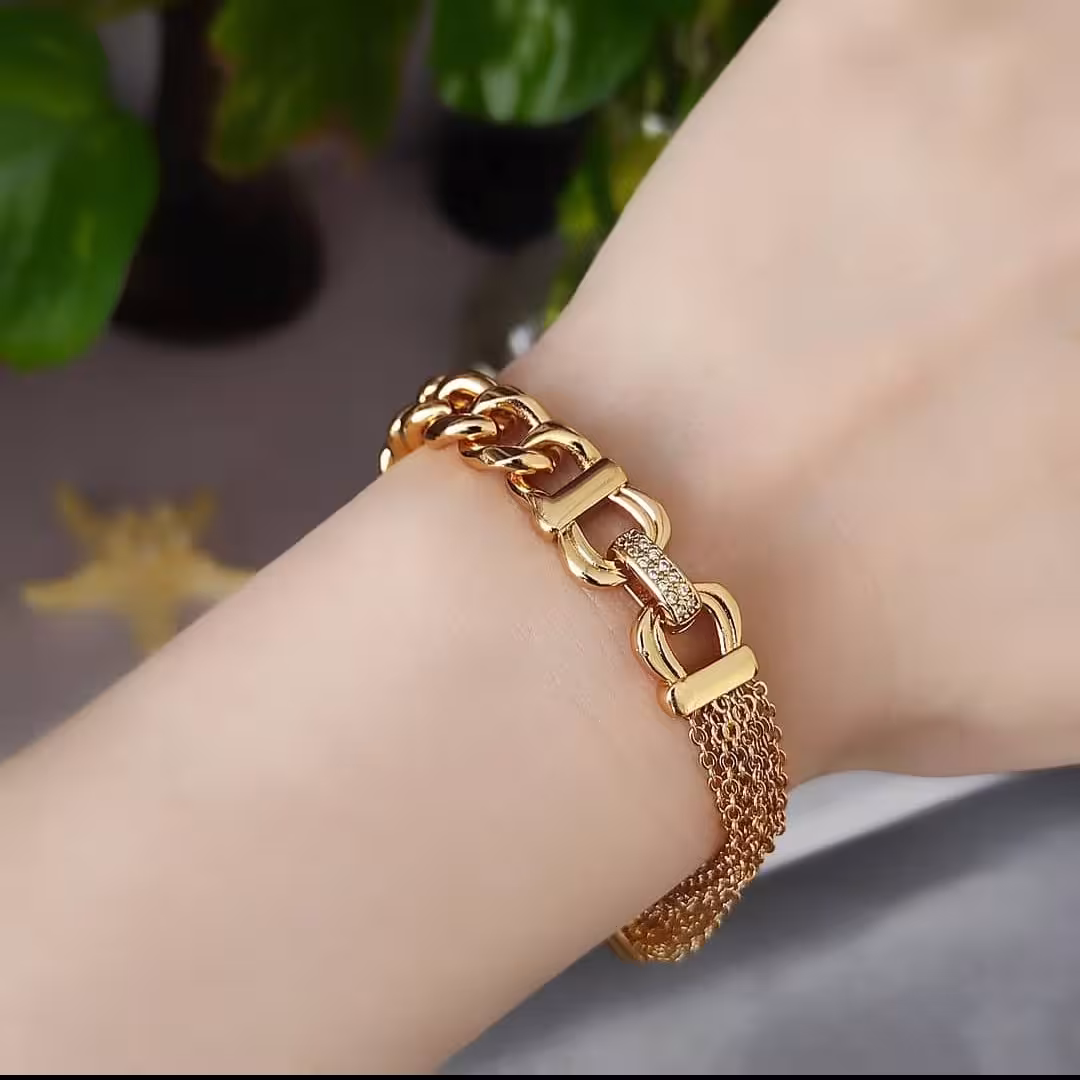 دستبند کارتیر طرح طلا
مارکzj
رنگ ثابت ضد حساسیت