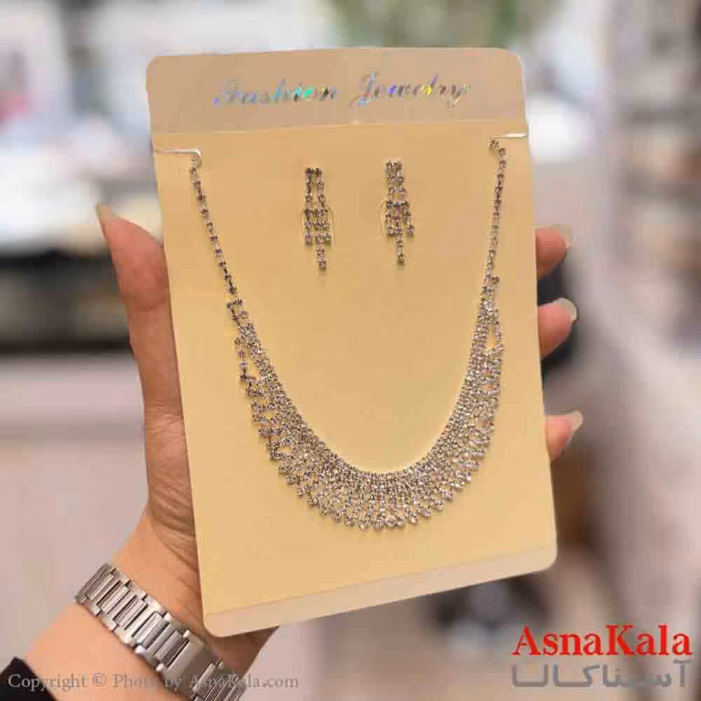 نیم ست زنانه شامل گردنبند و گوشواره استیل مدل جواهری نقره ای کد NIM14751W