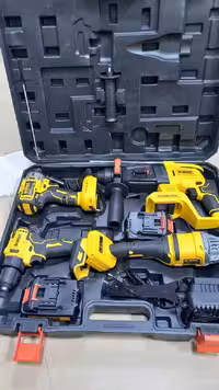 پک 4 قلو شارژی 88 ولت دیوالت