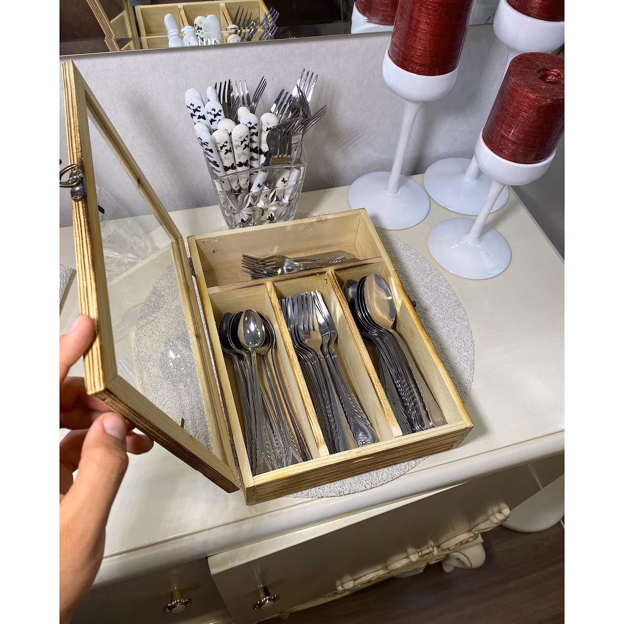 جا قاشق و چنگال چهارخانه درب دار شیشه ای مناسب برای سرو و پذیرایی
