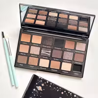 پالت سایه چشم 18 رنگ فبل Febble مدل Planet