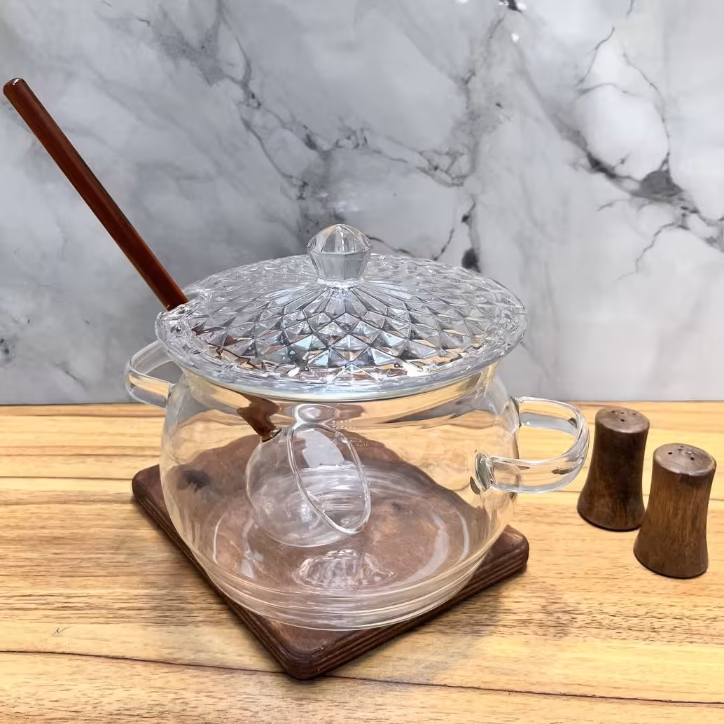 قابلمه پیرکس ساده درب طرح الماسی 2 لیتری – رنگ شفاف