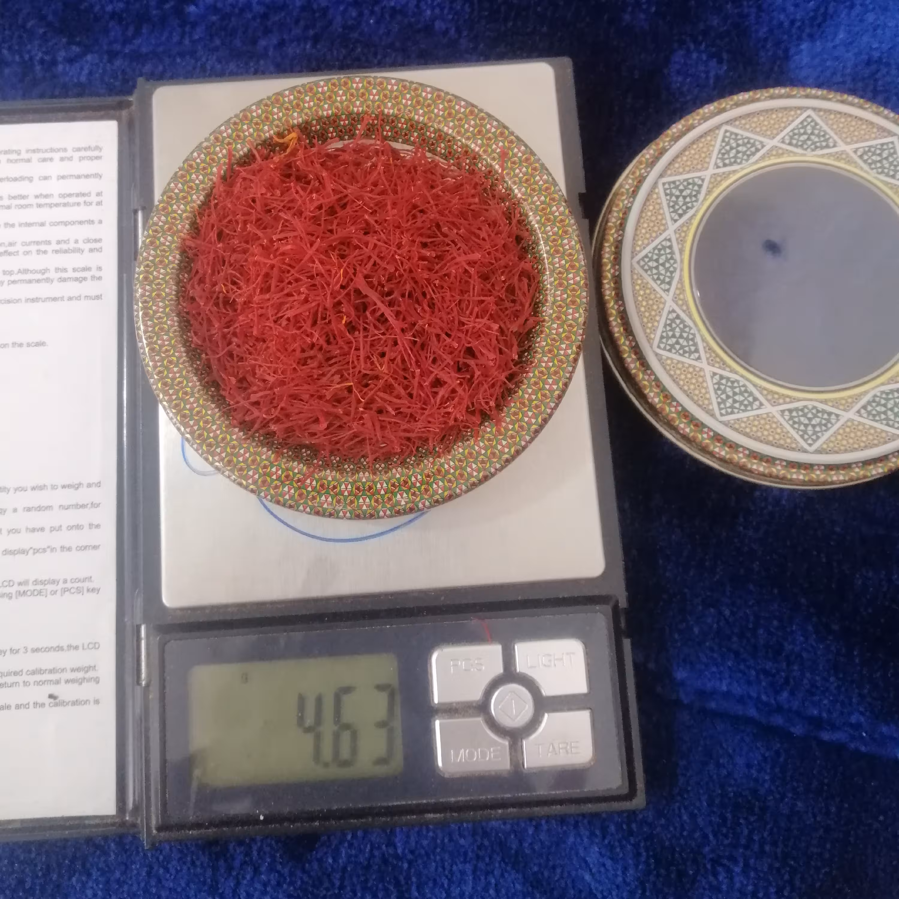 زعفران شبه نگین با ظرف خاتم 