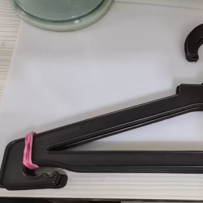 چوب لباسی مدل پلاستیکی کد 3 بسته 12 عددی