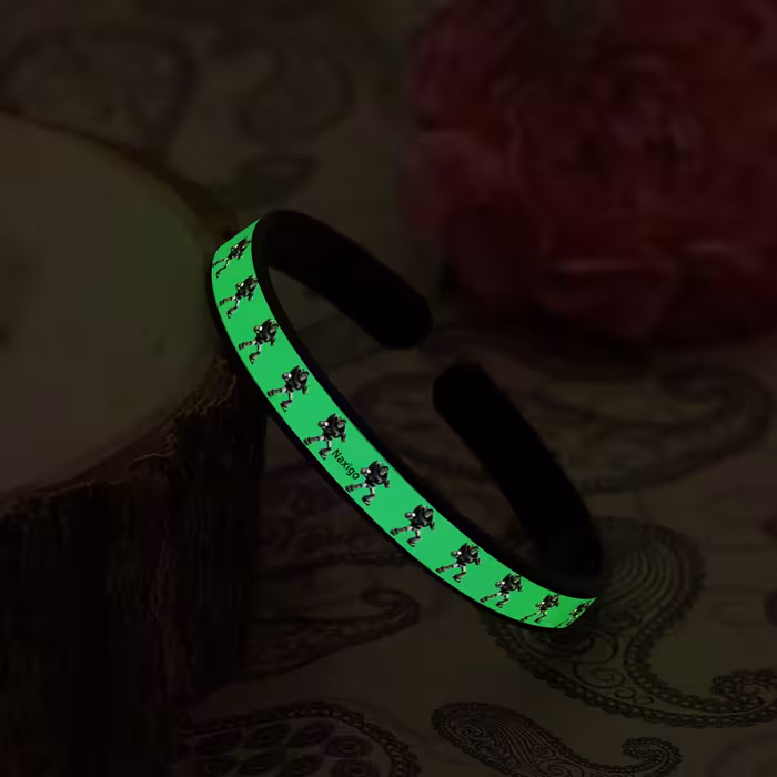 دستبند ناکسیگو طرح باز لایتیر مدل BR5451