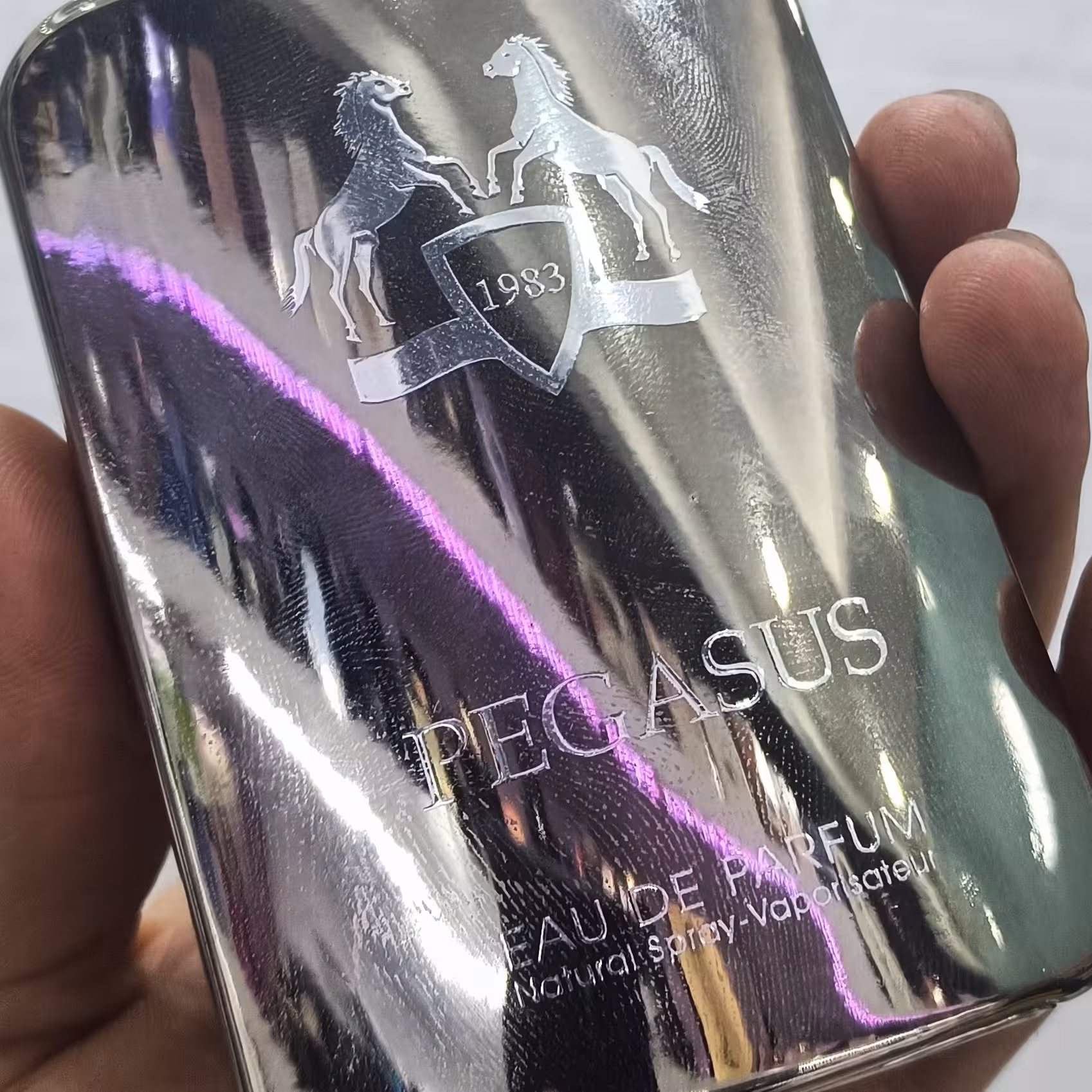 عطر پگاسوس خالص درجه یک (قیمت به ازای هر گرم عطر خالص میباشدحداقل خرید 4 گرم)