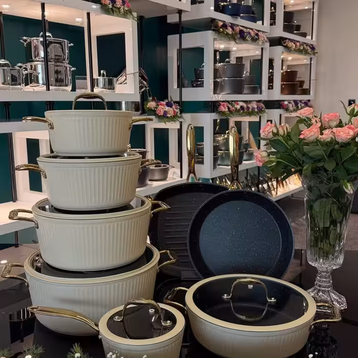 سرویس قابلمه آلما 14پارچه با درب سيليكونى دستگیره طلایی ای