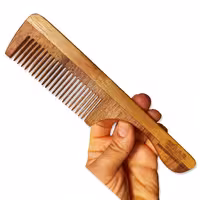 شانه چوبی دندانه ریز  مدل فیورنتینا ، دسته دار ساخته شده از چوب گردو 