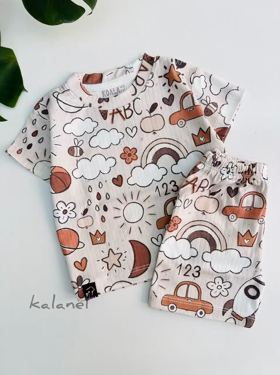 ست تیشرت و شلوارک کبریتی کودک و نوجوان طرح نقاشی