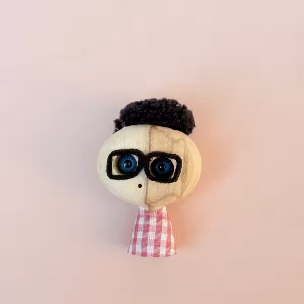 مجسمه کوچک پسر طرح یک