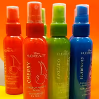 اسپری فیکس آرایش صورت بانوی خاص