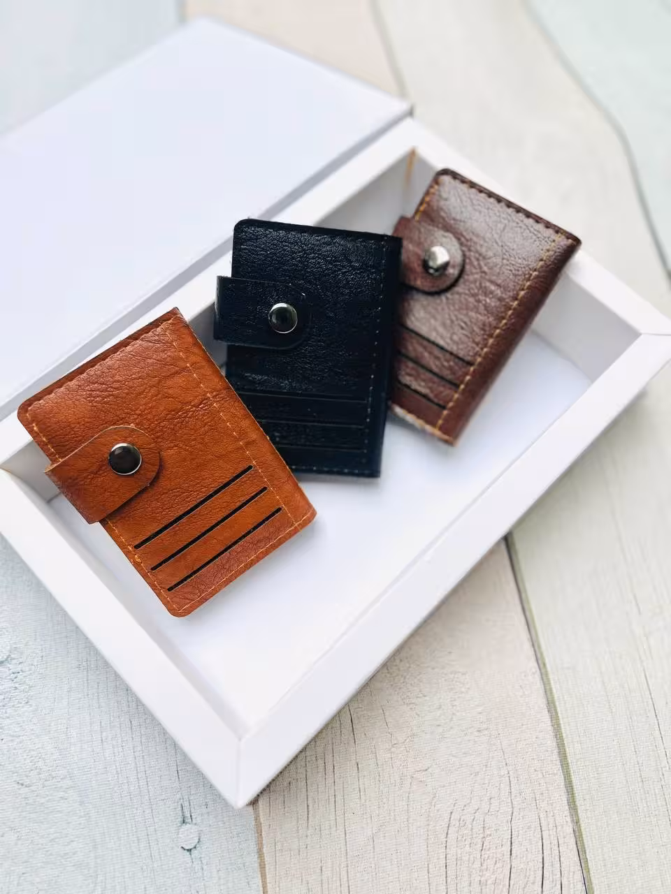 جاکارتی دکمه دار پربرگ