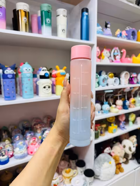 قمقمه اب نشکن پاستیلی 1