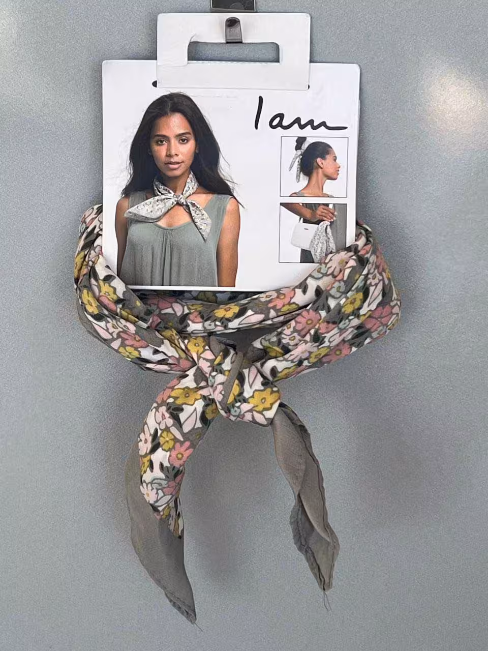 خرید دستمال گردن گلدار برند I am