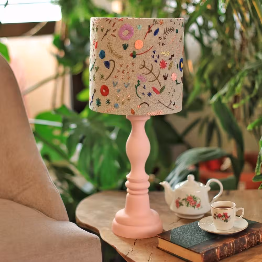 آباژور گلدوزی مدرن