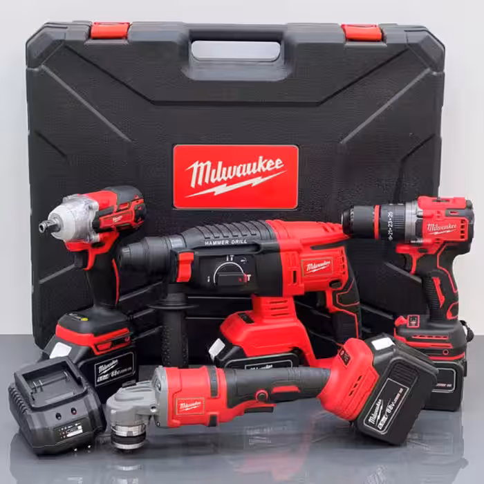 پک 4 قلوی شارژی با باتری های 15 سلولی میلواکی مدل 88V