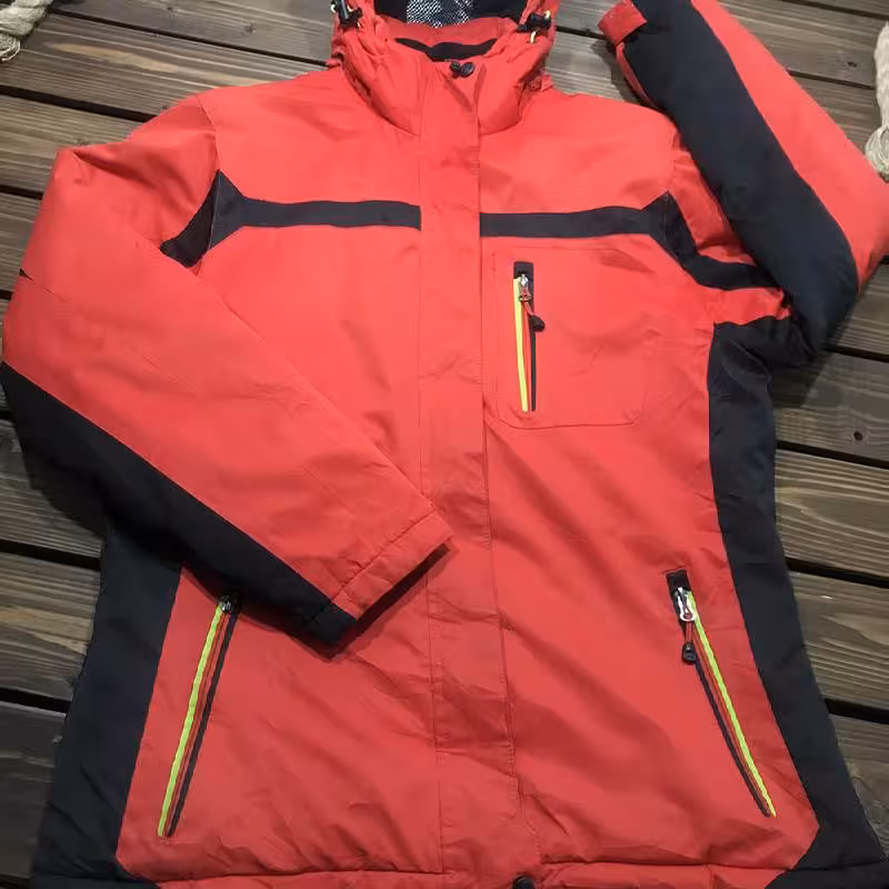 کاپشن قرمز گورتکس