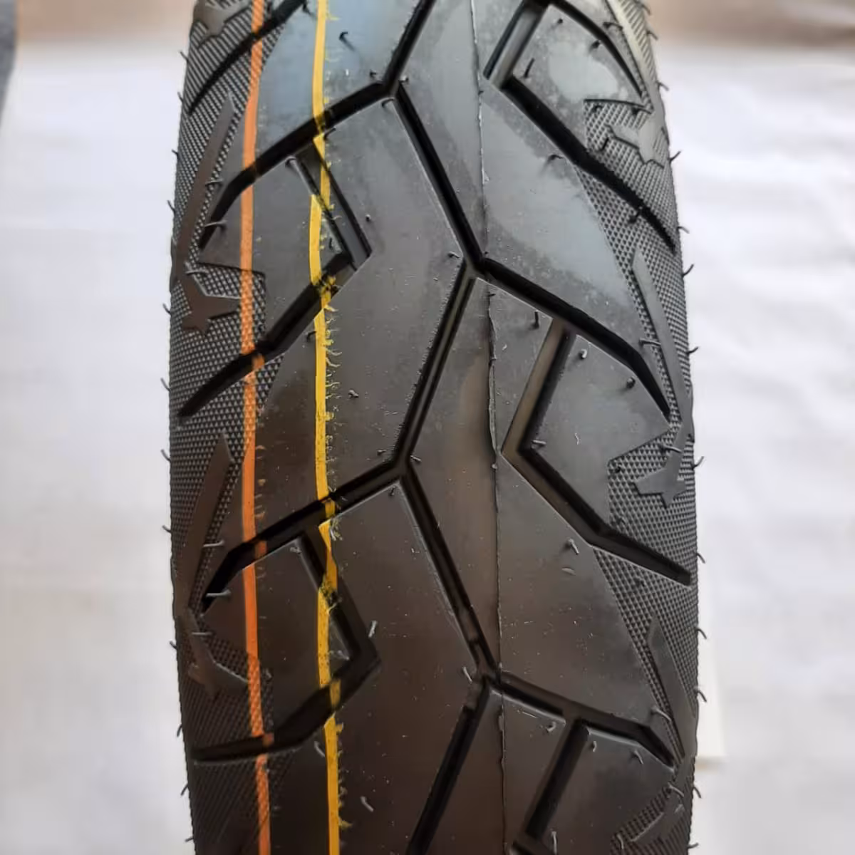 تایر ( لاستیک ) 130/70/17 یاسا گل کارن تیوبلس