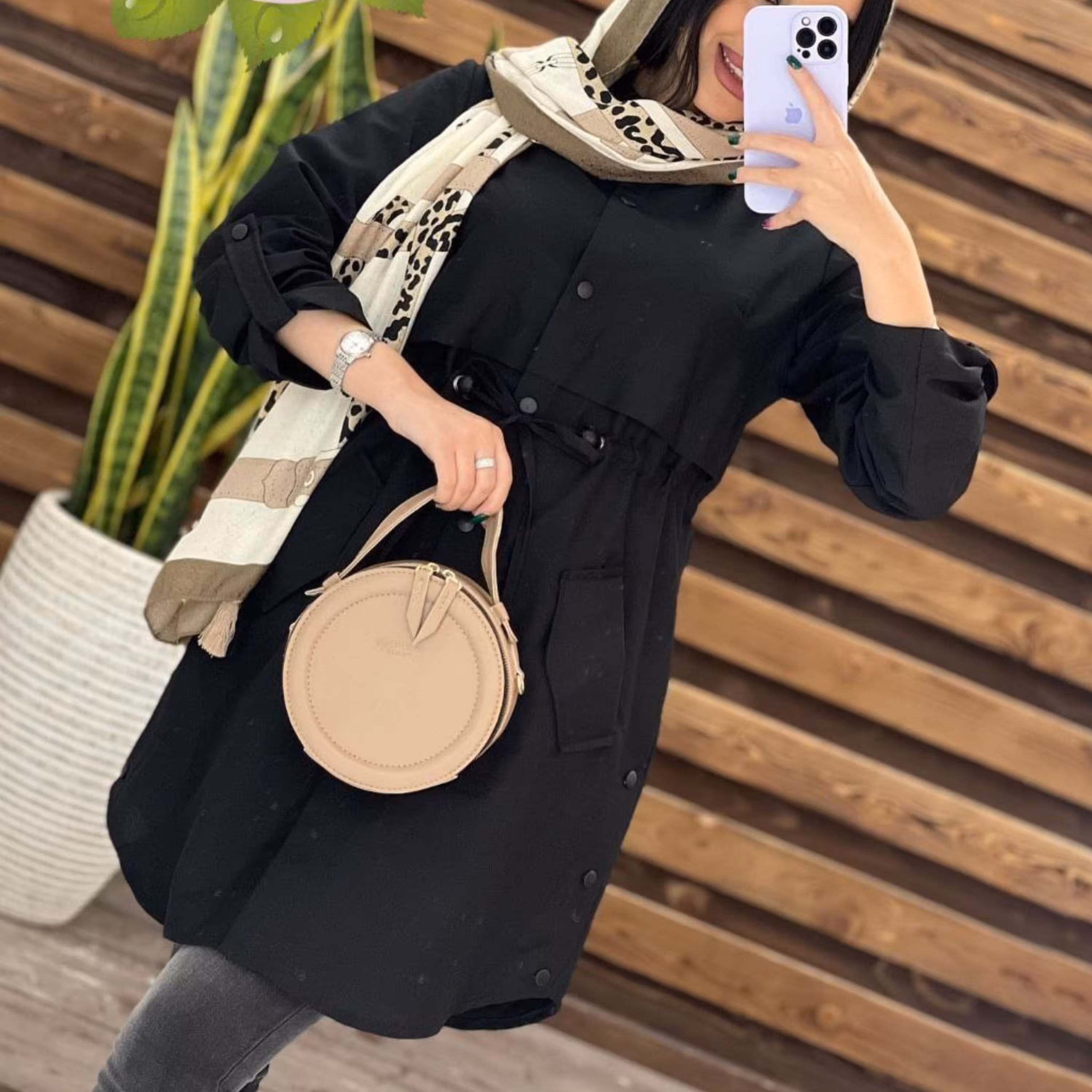 تبسم جنس تترون مانتویی