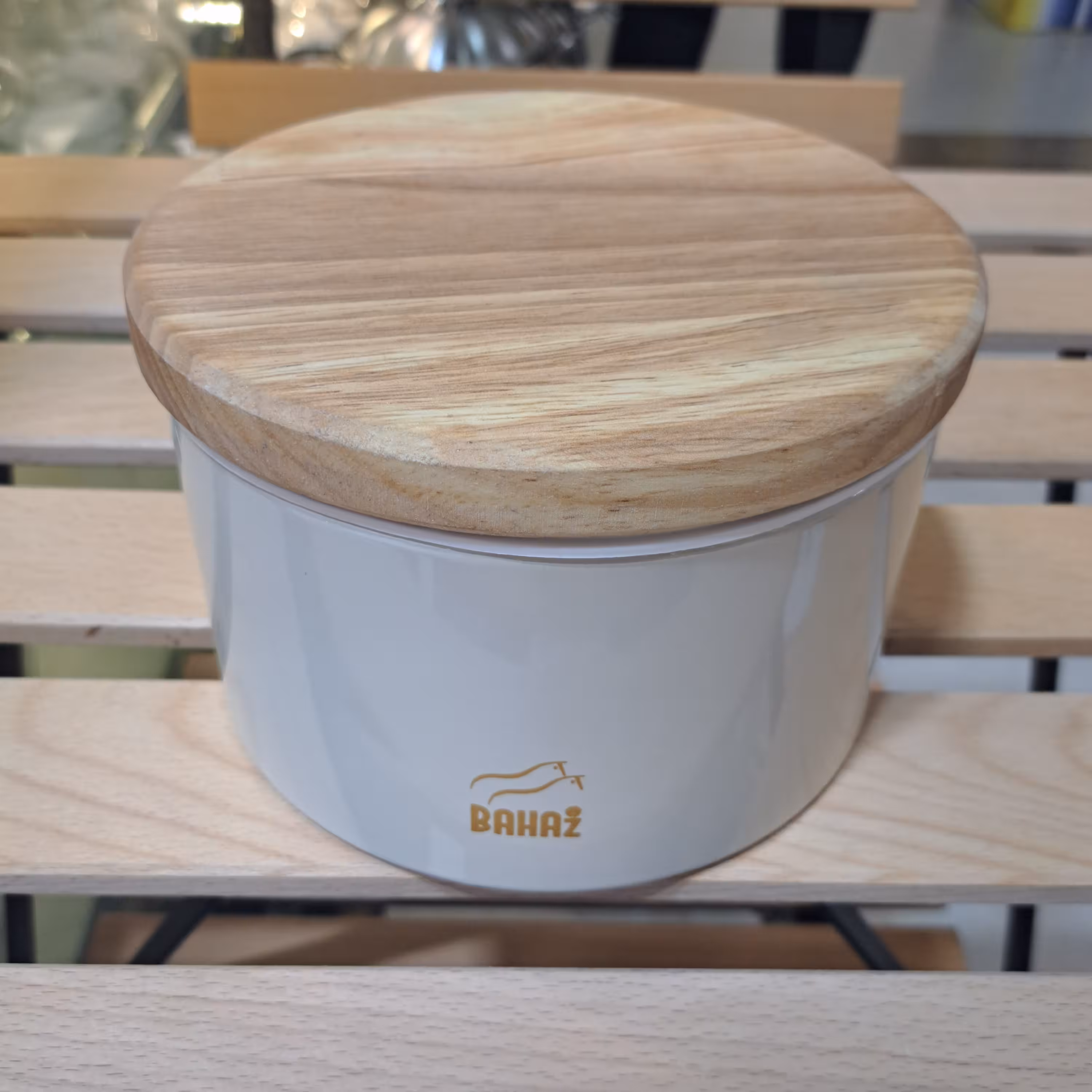  ظرف حبوبات 1.9 کیلویی رنگ کرم در بامبو برند بهاز کالا