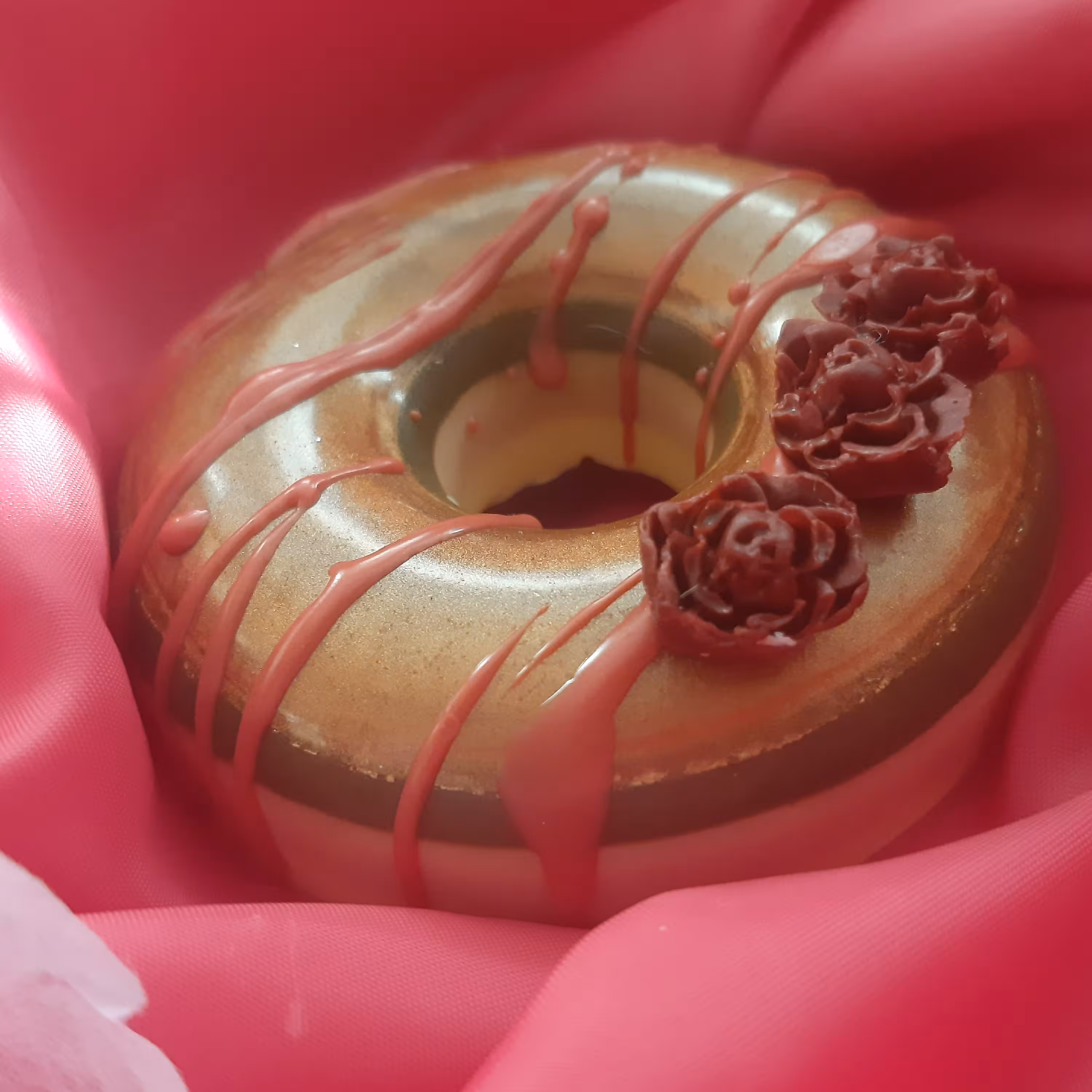 صابون زردچوبه طرح دونات با رایحه ملایم