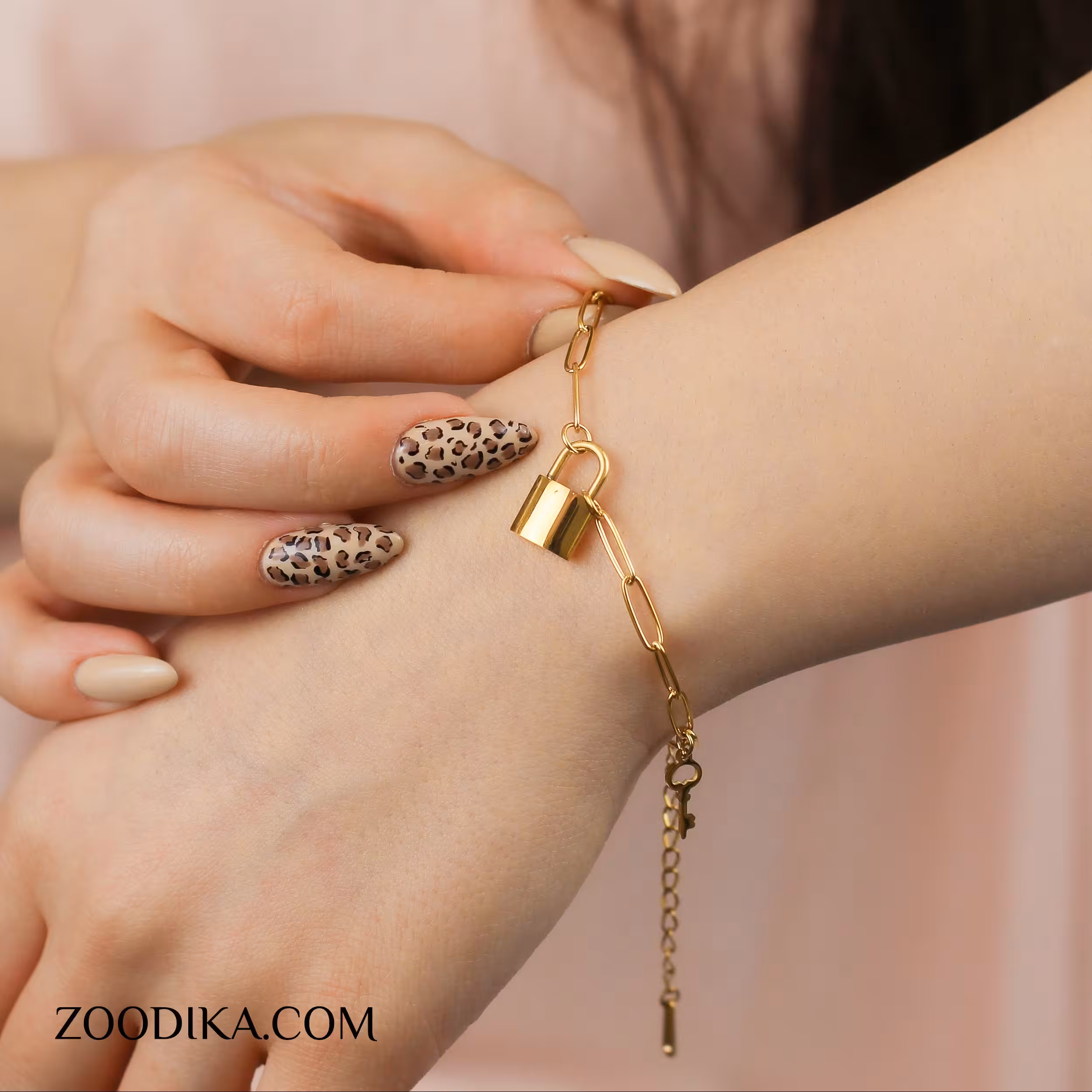 دستبند استیل مدل قفل رنگ ثابت ضد حساسیت AAD-100