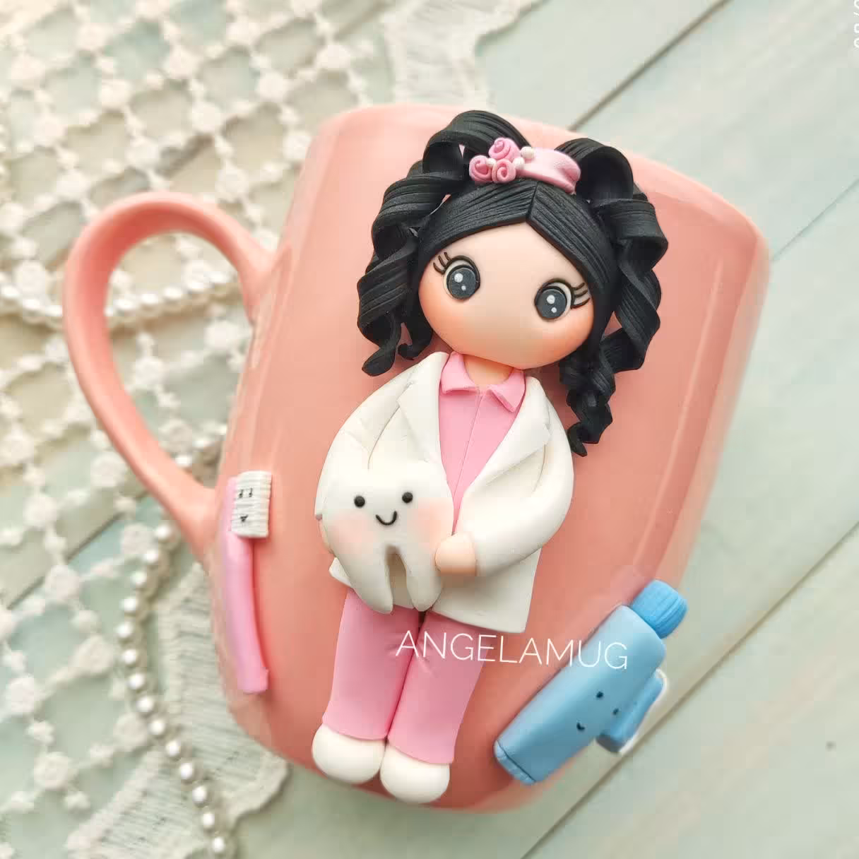 ماگ عروسکی طرح دختر دندانپزشک