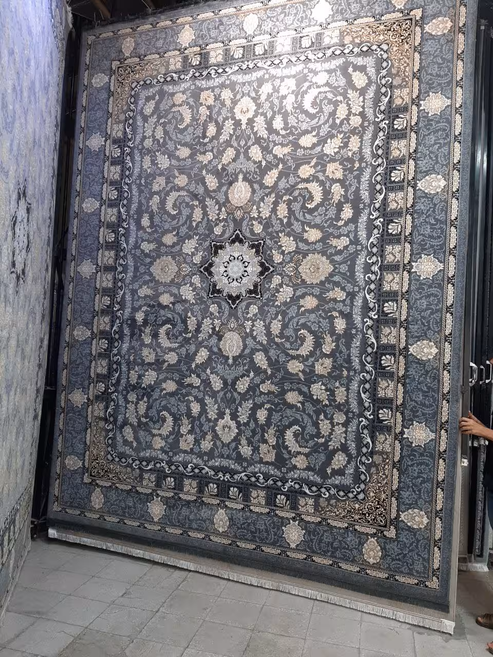 فرش ماشینی 700شانه ورژن کاشان سایز 9متری(ارسال رایگان)