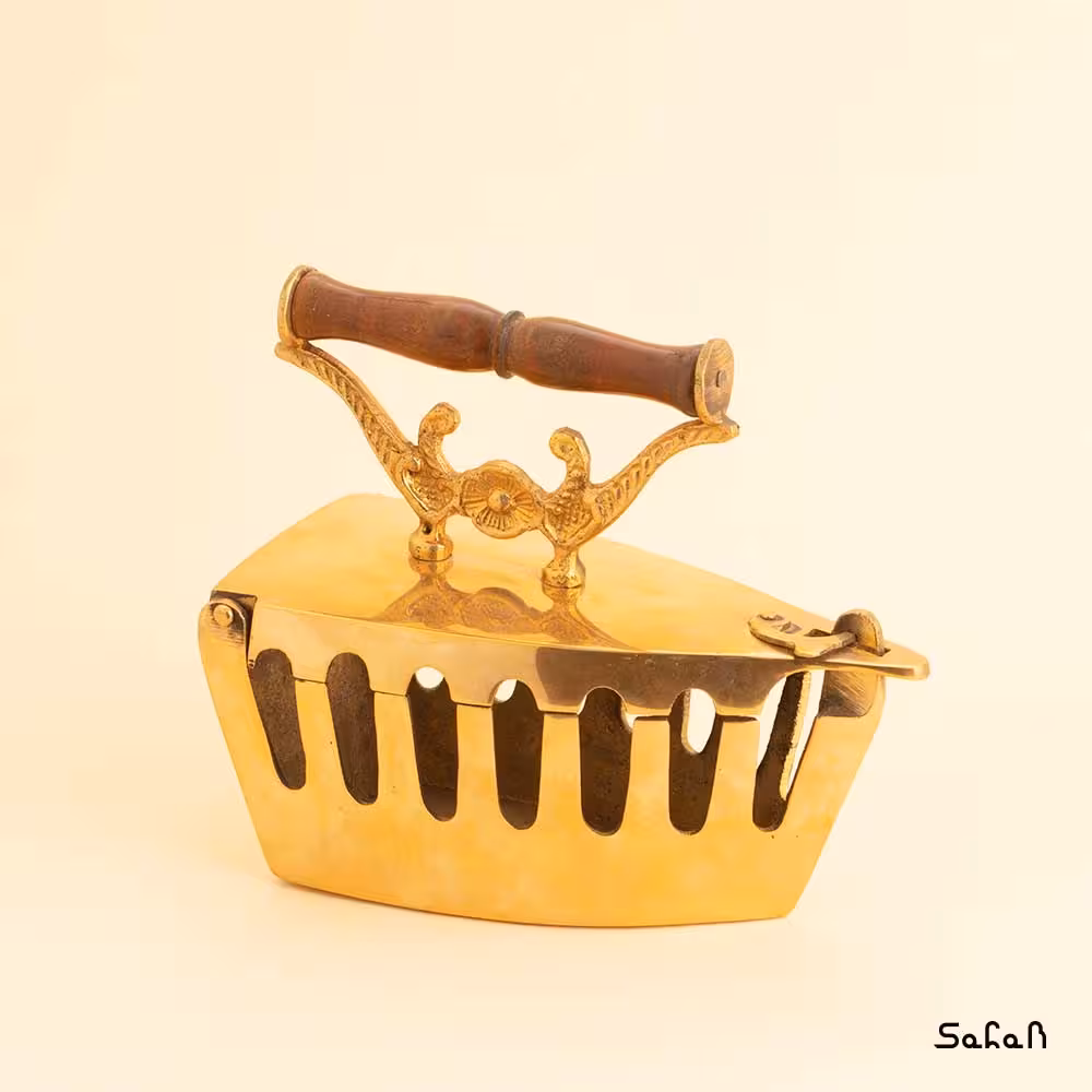 اتو ذغالی برنجی سایز 2