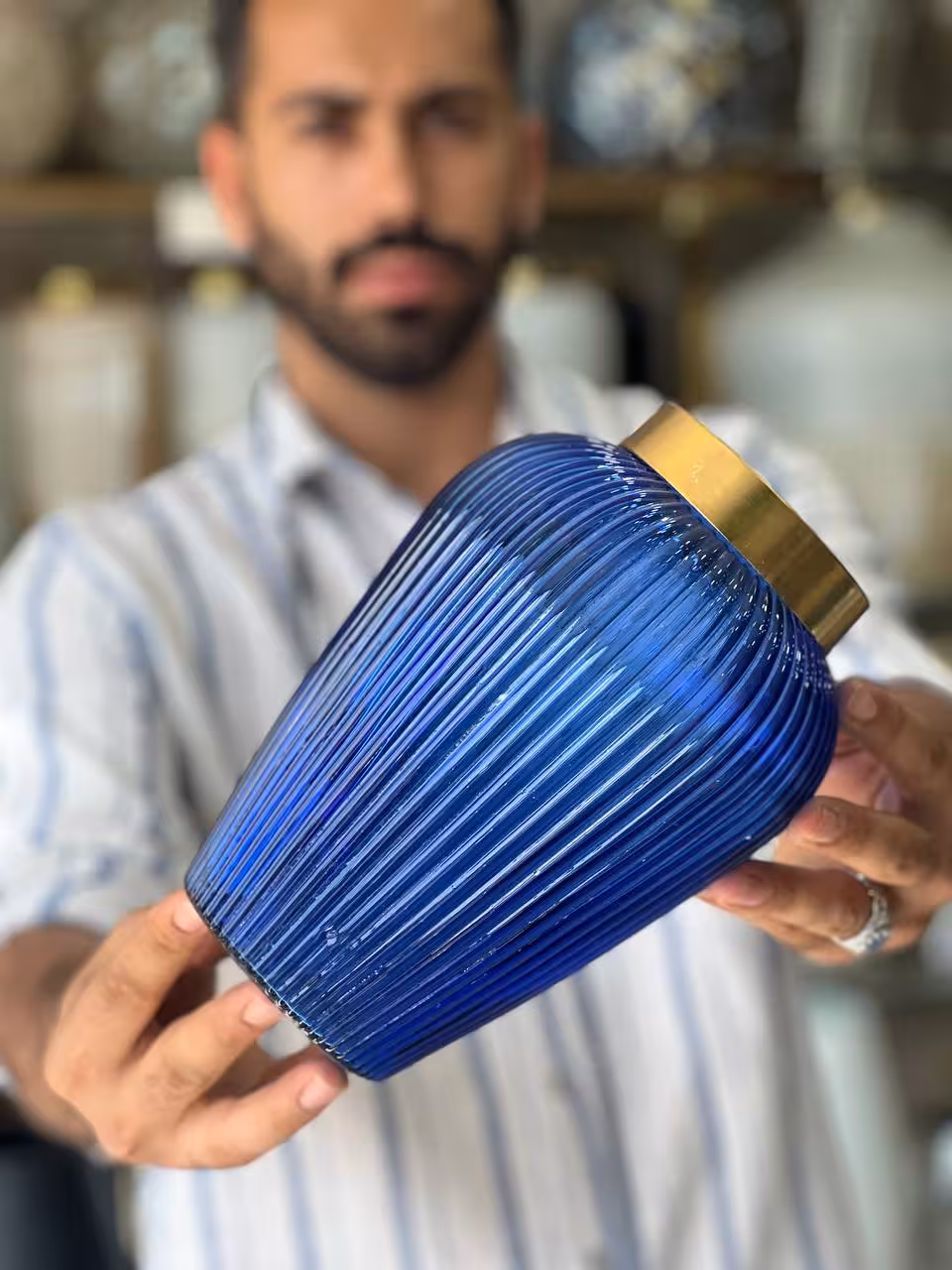 گلدان شیشه ای مدل بهار سایز متوسط آبی پررنگ