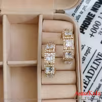 گوشواره جواهری مدل آویز نگیندار رنگ طلایی کد GSH152074W