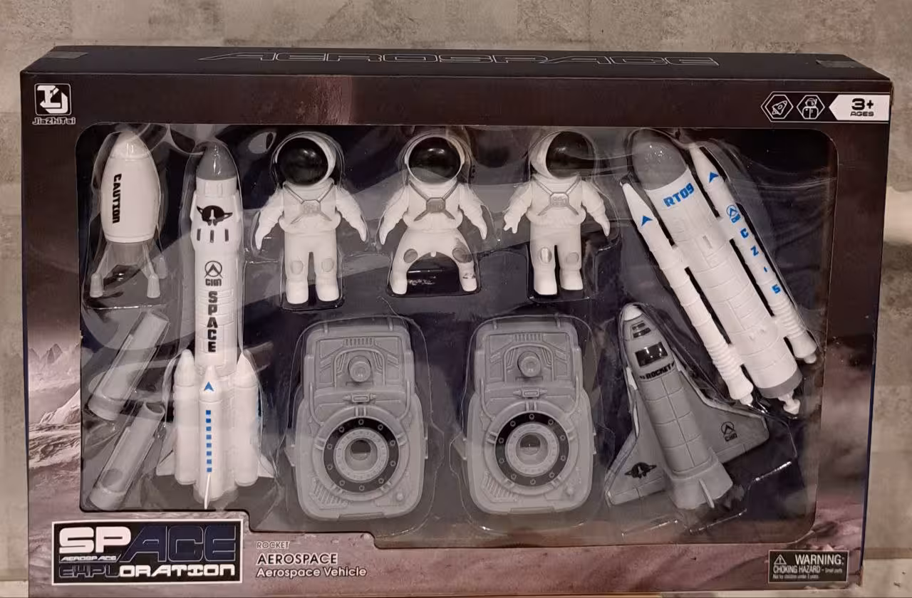 اسباب بازی مدل فضانورد طرح پرتاب شاتل بسته 8 عددی