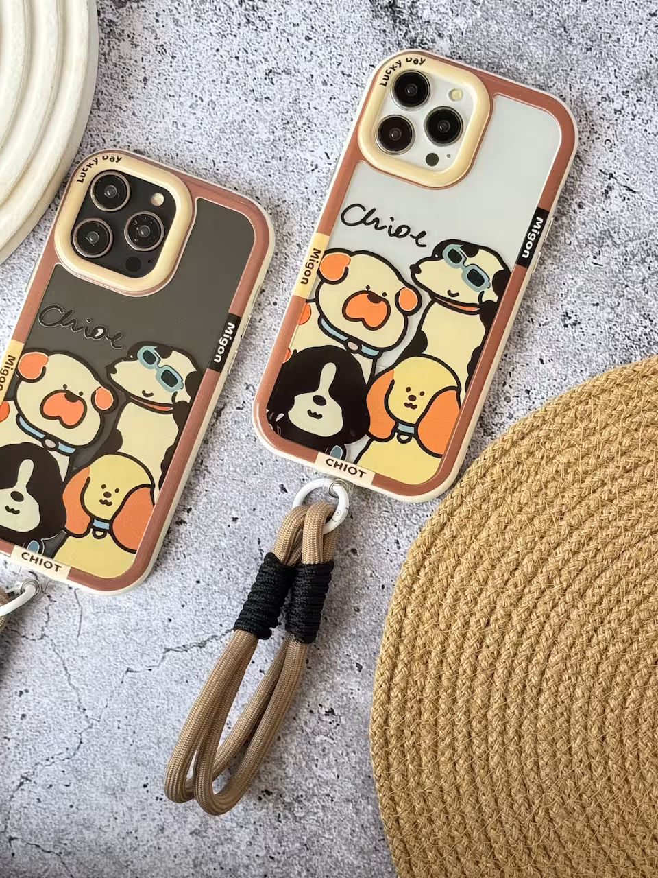 قاب سگ های خانگی با بند