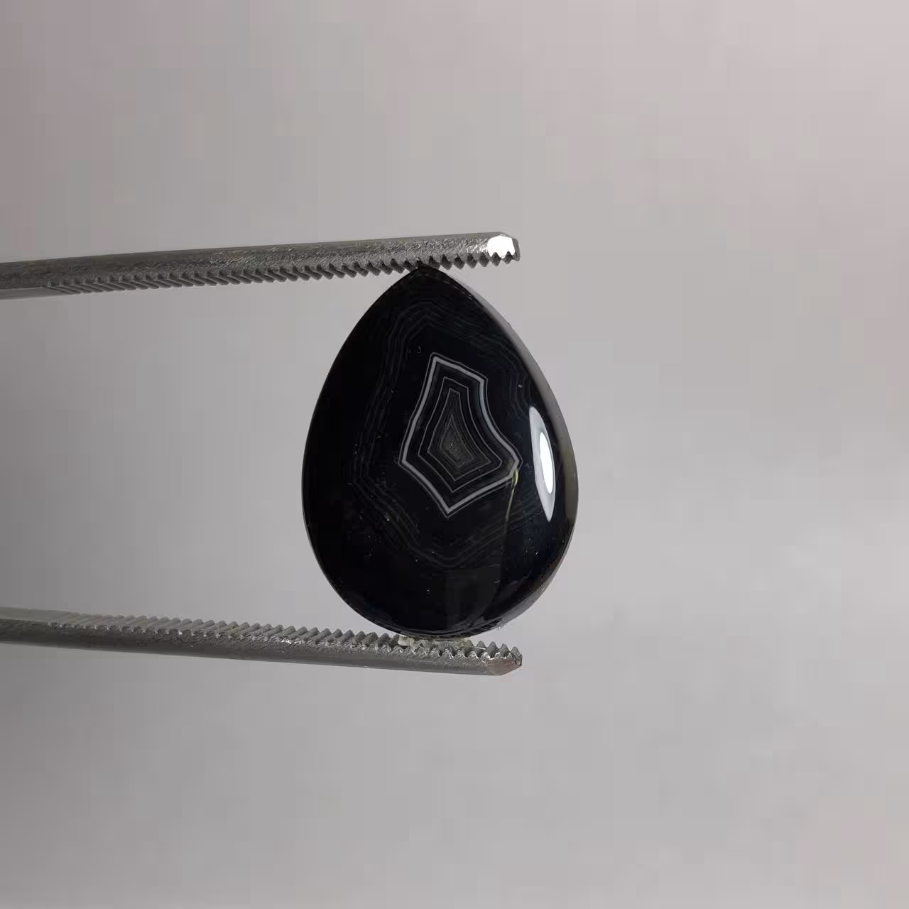 نگین اونیکس سیاه طبیعی خوش طرح 240236