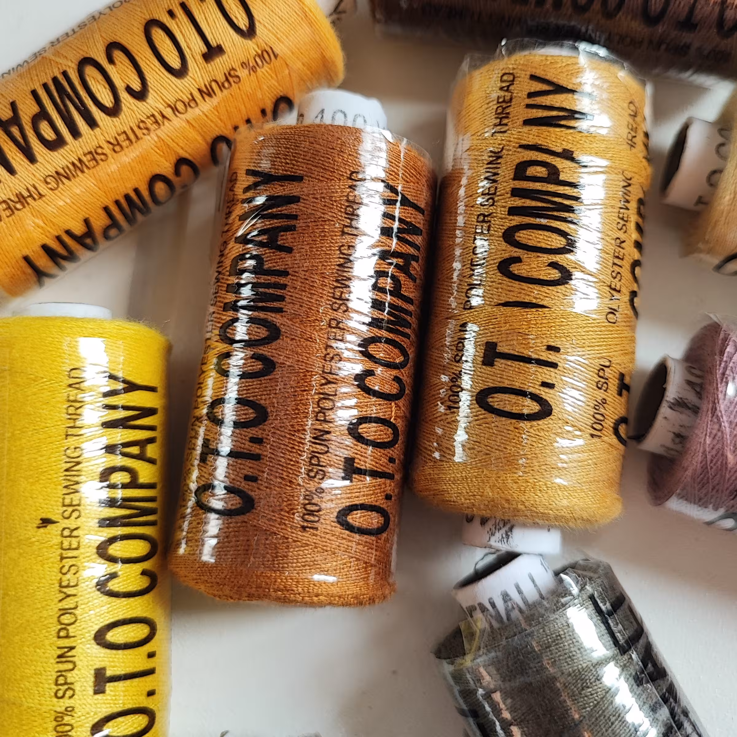 قرقره خیاطی رنگهای مختلف اورجینال اصل 